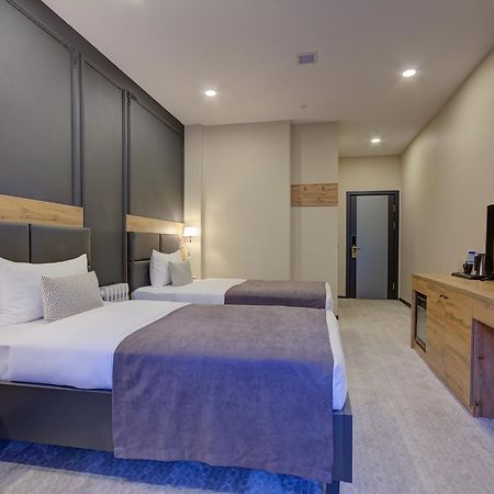 בישקק Aurum Hotel מראה חיצוני תמונה
