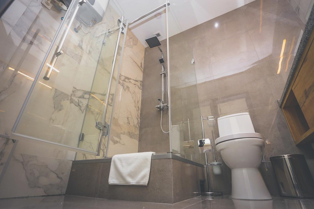 בישקק Aurum Hotel מראה חיצוני תמונה