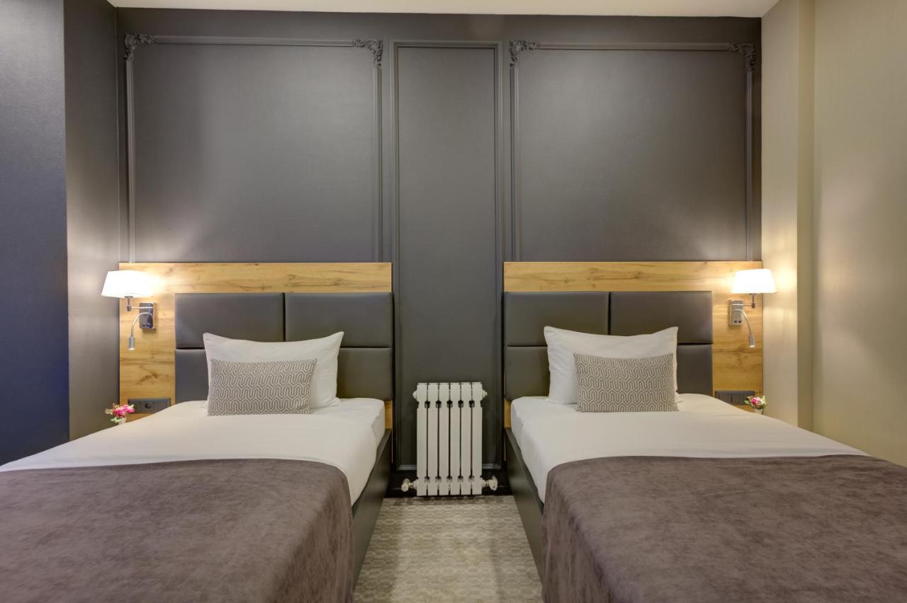 בישקק Aurum Hotel מראה חיצוני תמונה