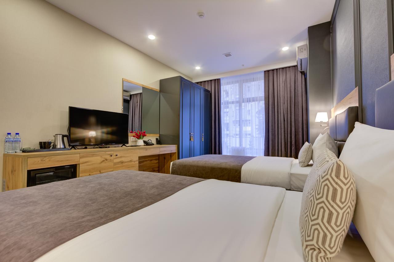 בישקק Aurum Hotel מראה חיצוני תמונה